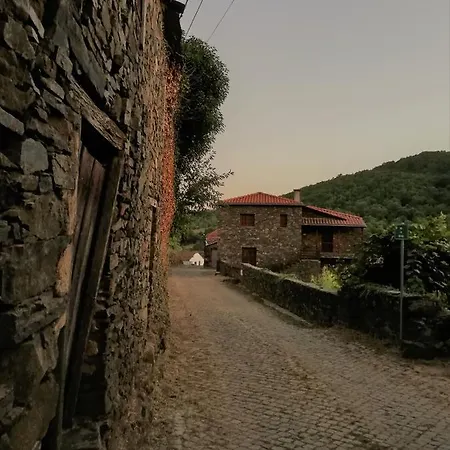 Casa de Férias Casa Do Rebelhe *